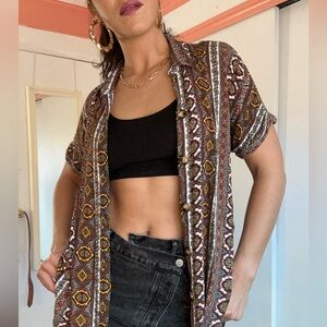 Printed button up retro shirt.